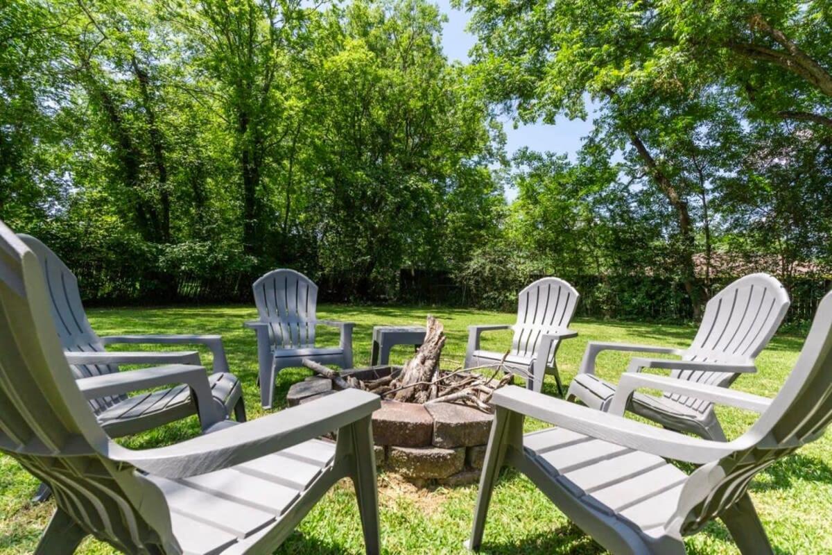 Firepit & Patio- Mins To Dining- The Vaughnique Villa Montgomery Exterior photo